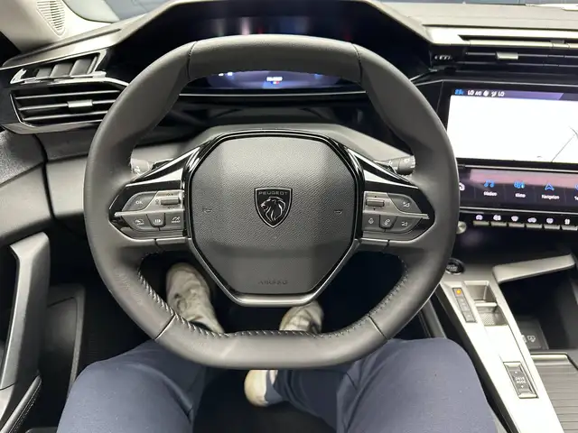 Peugeot 308 view 16