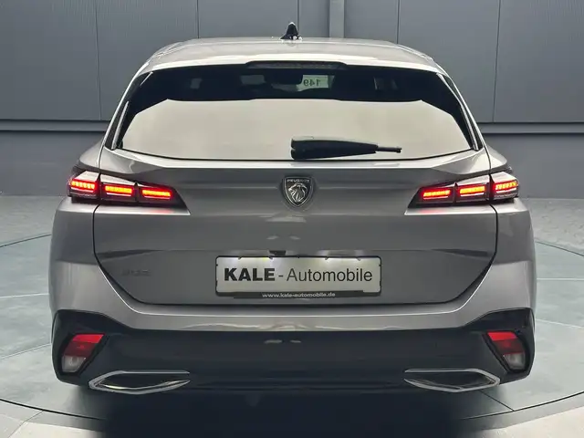 Peugeot 308 view 4