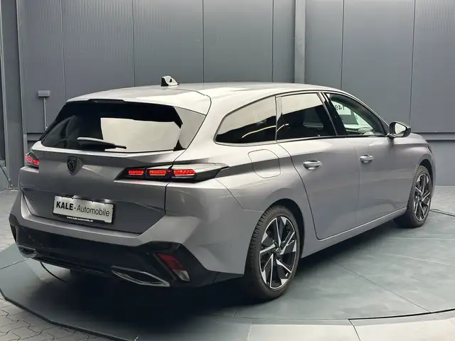 Peugeot 308 view 5