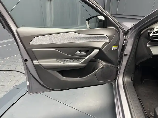 Peugeot 308 view 13