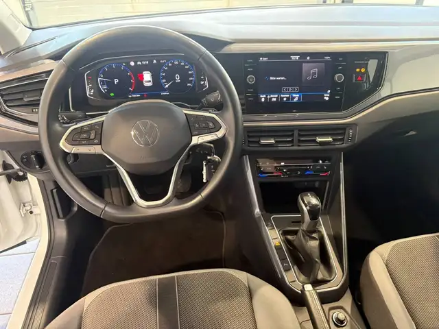 Volkswagen Polo view 9