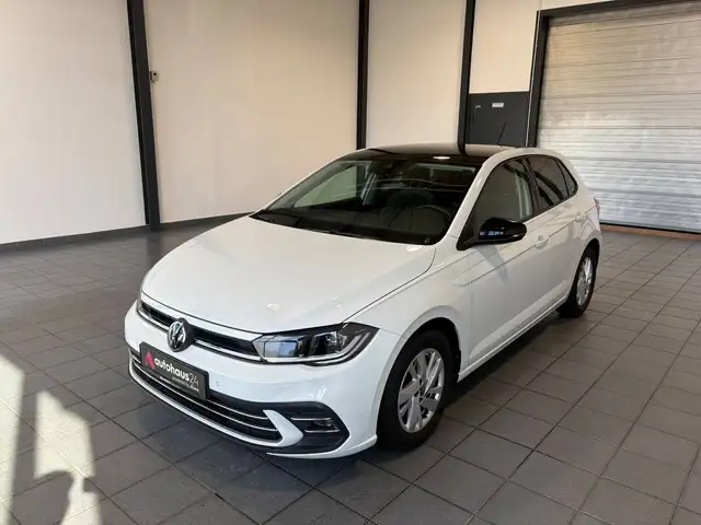 Volkswagen Polo view 3