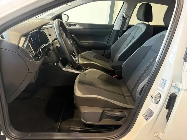Volkswagen Polo view 8