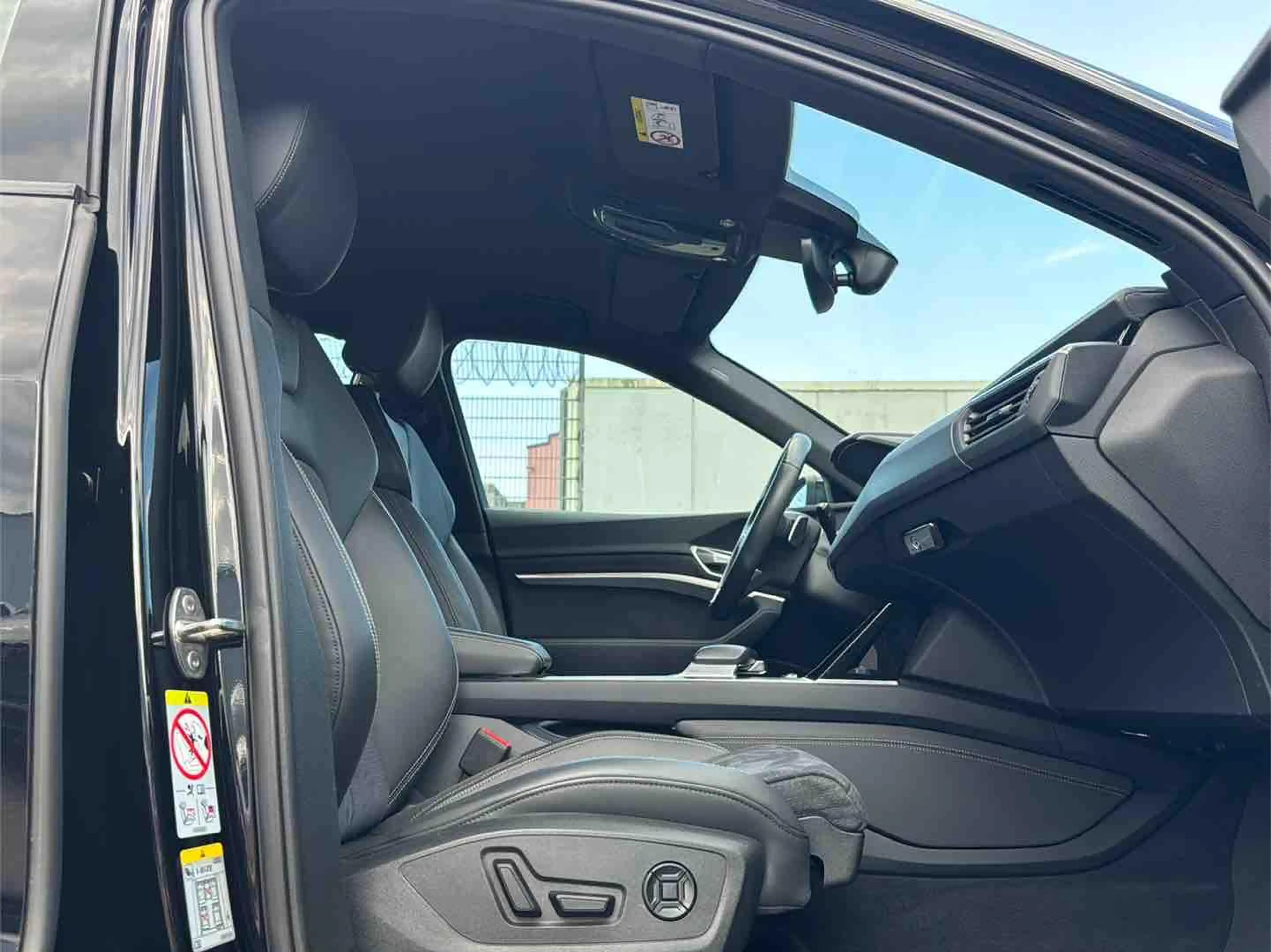 Audi e-tron 55 2x S line ALL BLACK ACC MATRIX e-SITZE — photo 14