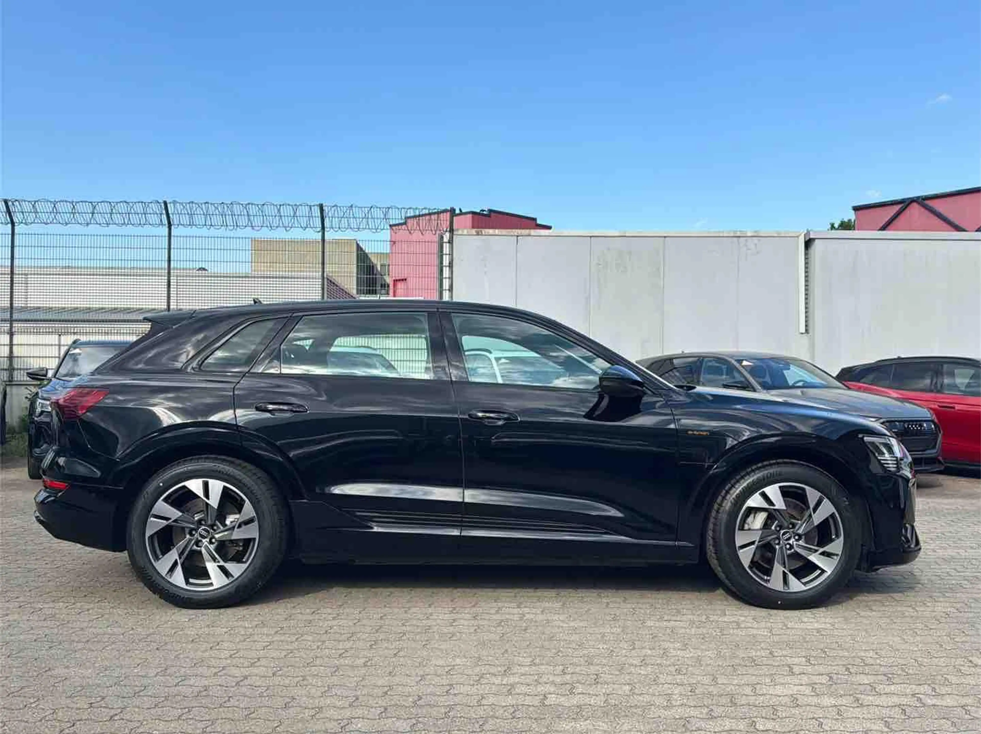 Audi e-tron 55 2x S line ALL BLACK ACC MATRIX e-SITZE — photo 6