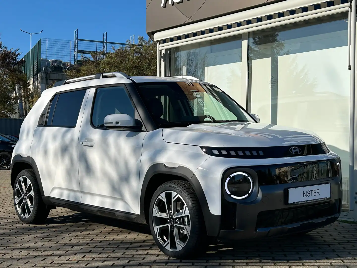 Hyundai Inster Cross 49kWh Effizienz-Paket Voll-LED bidir. Laden Weiß - 2