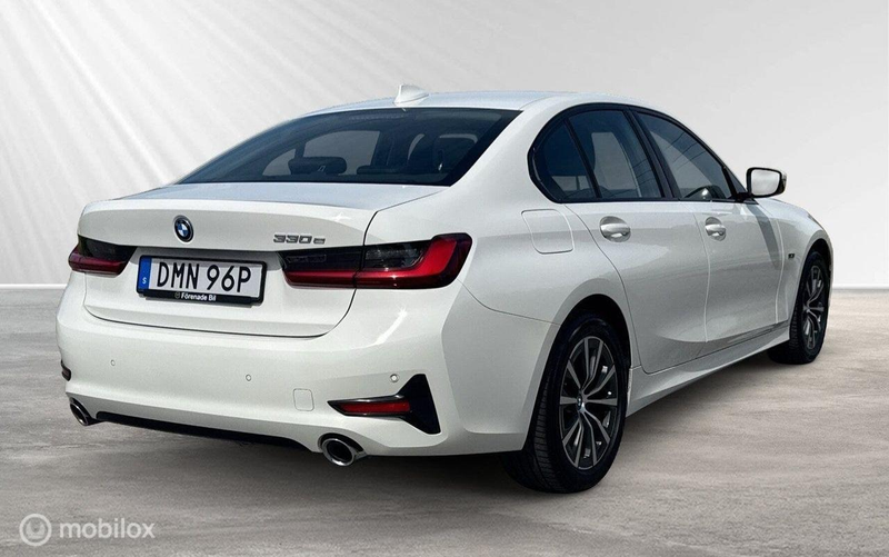 BMW 330 3-serie 330e — photo 3