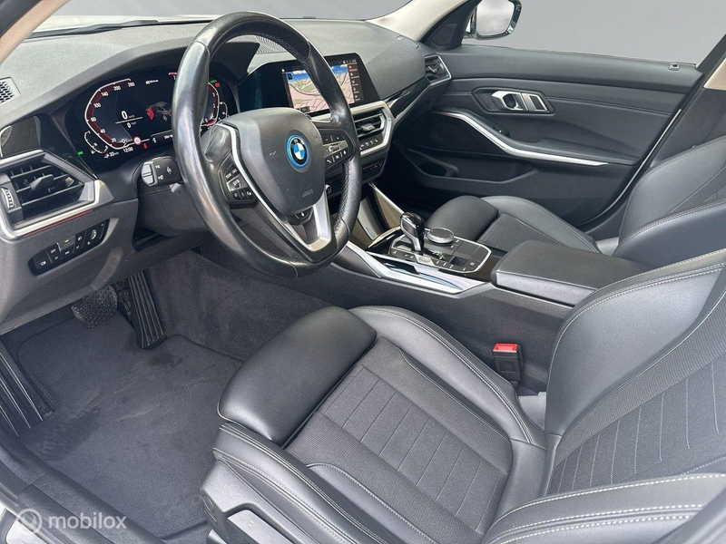 BMW 330 3-serie 330e — photo 2