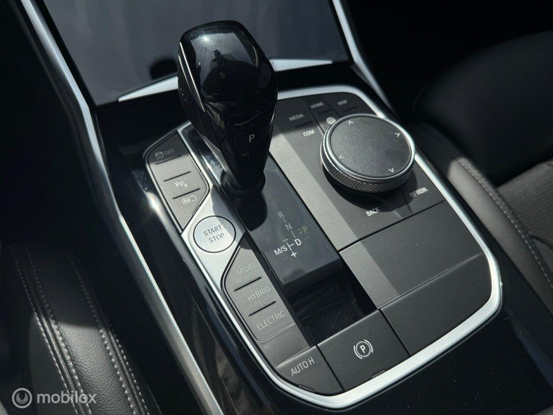 BMW 330 3-serie 330e — photo 13