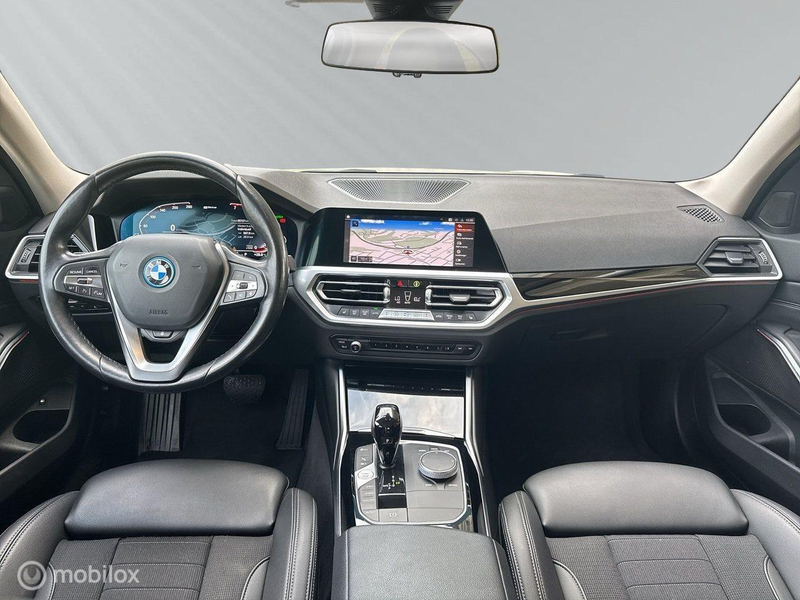 BMW 330 3-serie 330e — photo 10