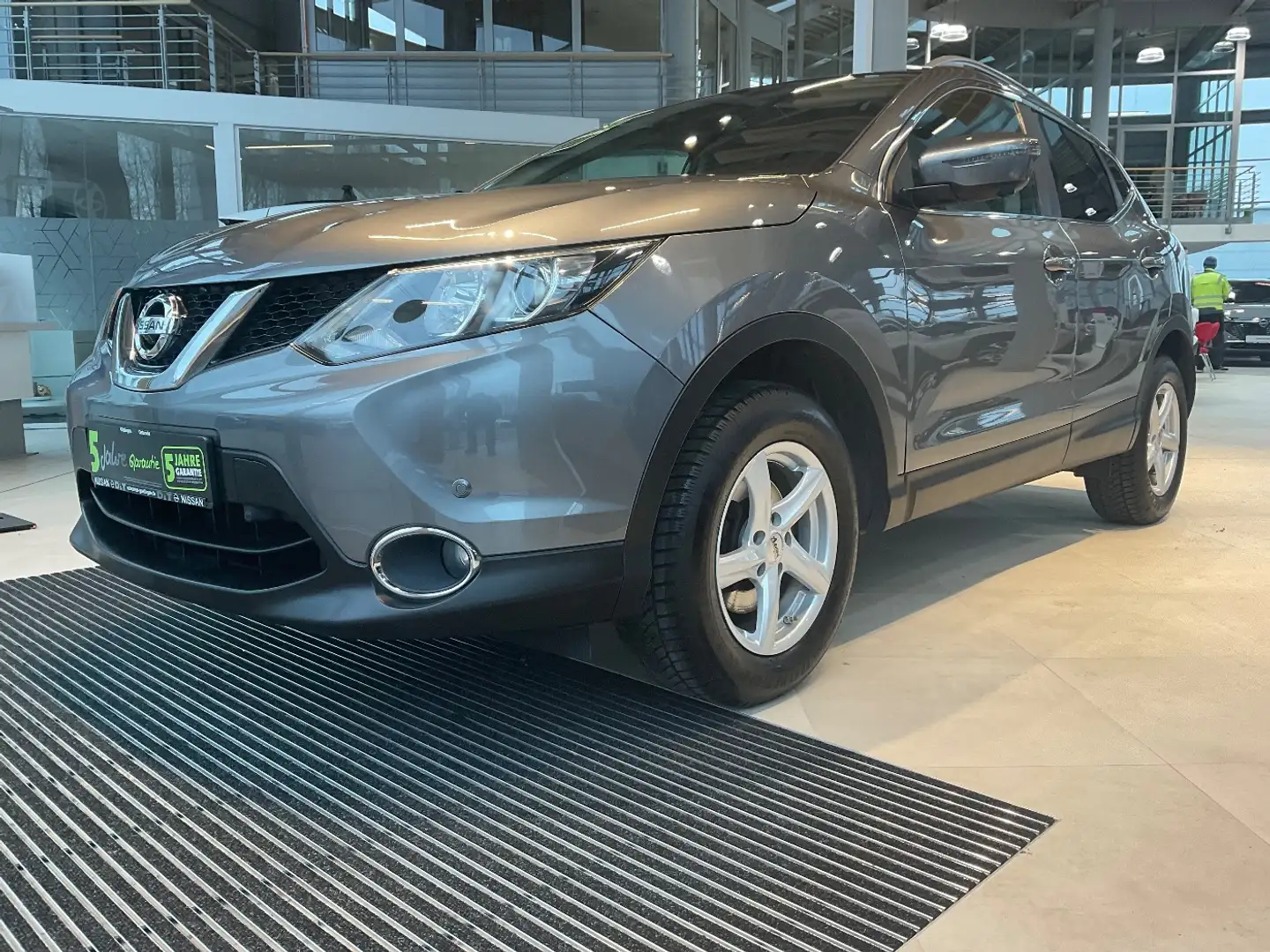 Nissan Qashqai 1.2 DIG-T N-Connecta Navi+SHZ+2xKlima+LM Gris - 2