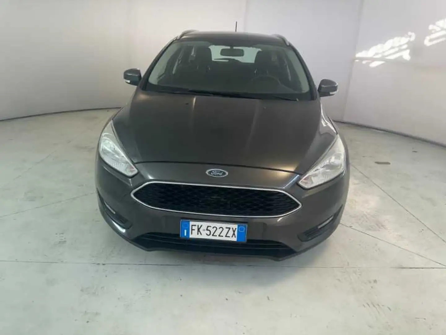 Ford Focus 1.5 TDCi 120 CV Start&Stop Powershift SW ST Line Grigio - 2
