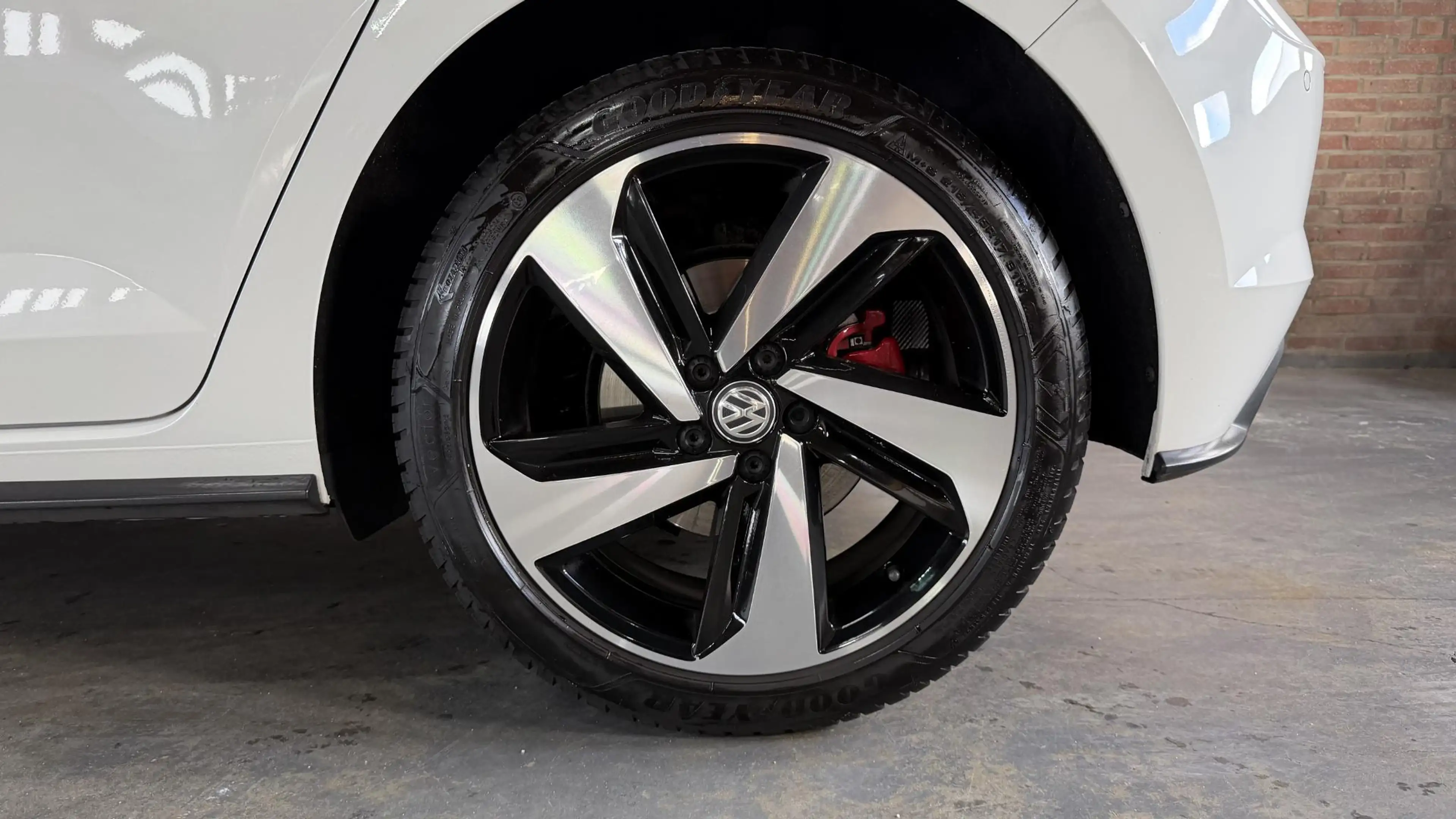 Volkswagen Polo GTI 2.0 TSI Clima / Winter Pakket / CarPlay / ABC Uitl — photo 7