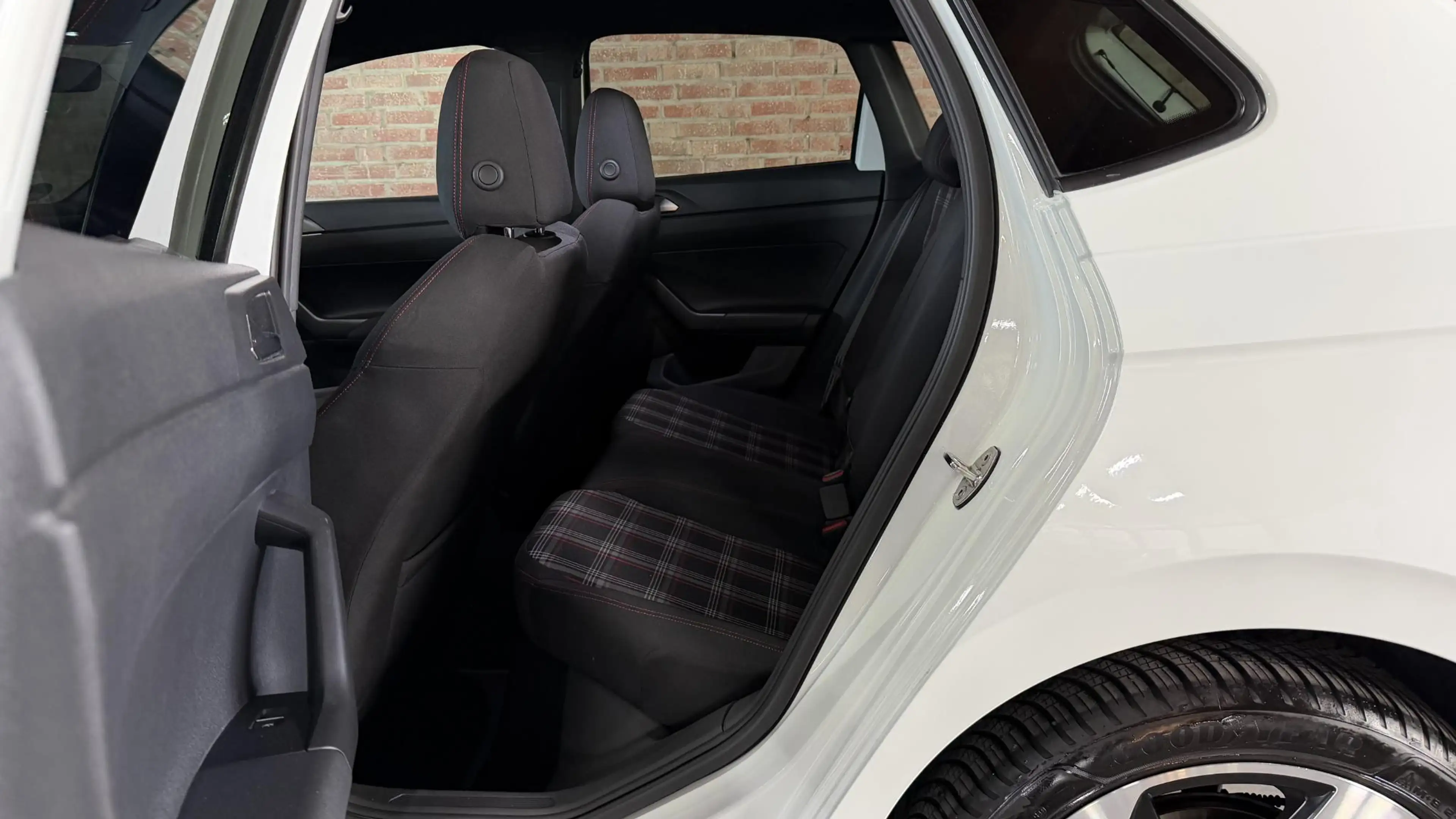 Volkswagen Polo GTI 2.0 TSI Clima / Winter Pakket / CarPlay / ABC Uitl — photo 10