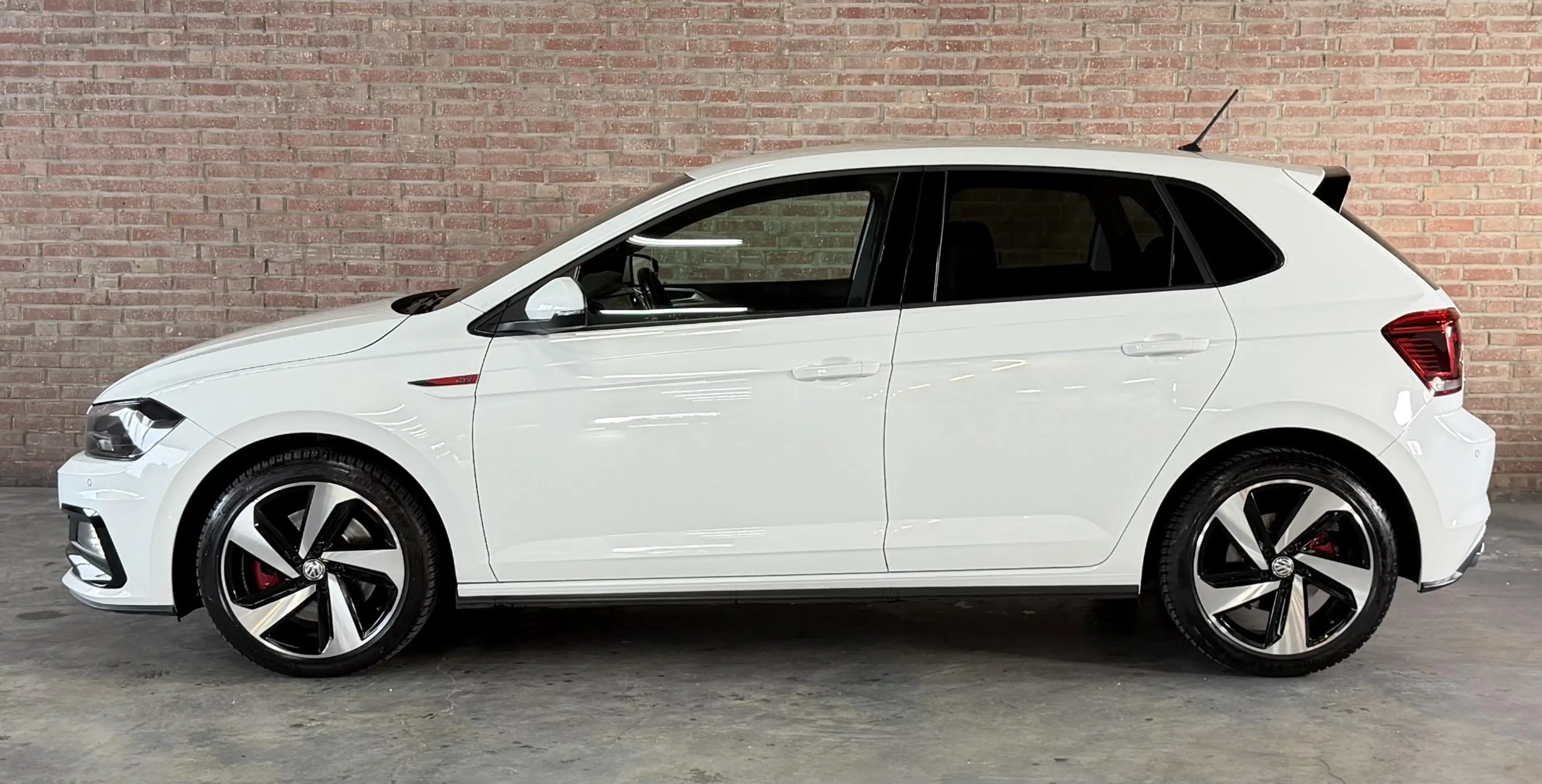Volkswagen Polo GTI 2.0 TSI Clima / Winter Pakket / CarPlay / ABC Uitl — photo 6