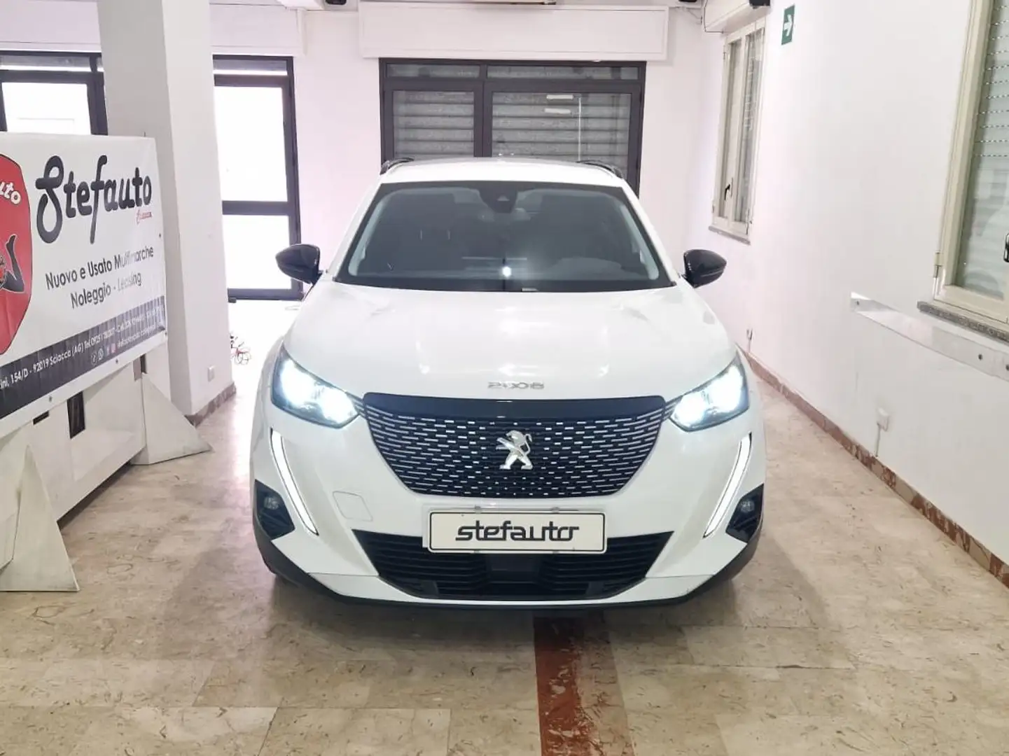 Peugeot 2008 1.5 bluehdi Allure Pack S&S Bianco - 2