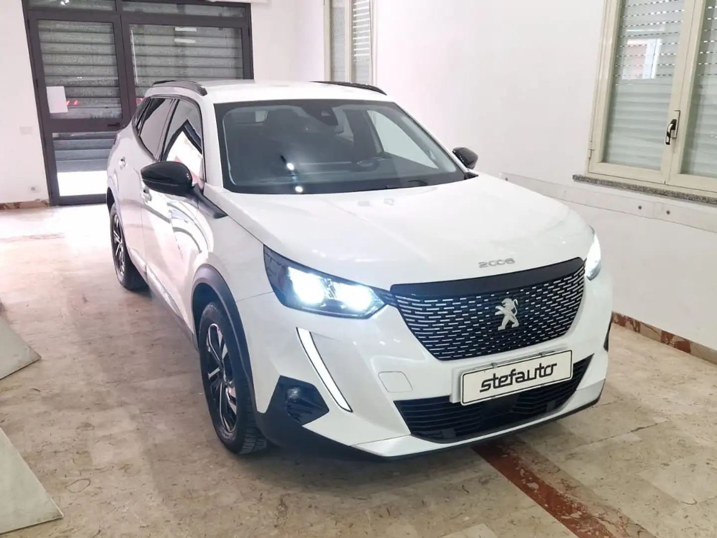 Peugeot 2008 1.5 bluehdi Allure Pack S&S Bianco - 1