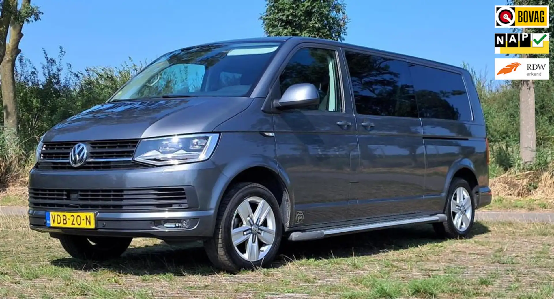 Volkswagen Transporter 2.0 TDI L2H1 DC Highline Grijs - 1