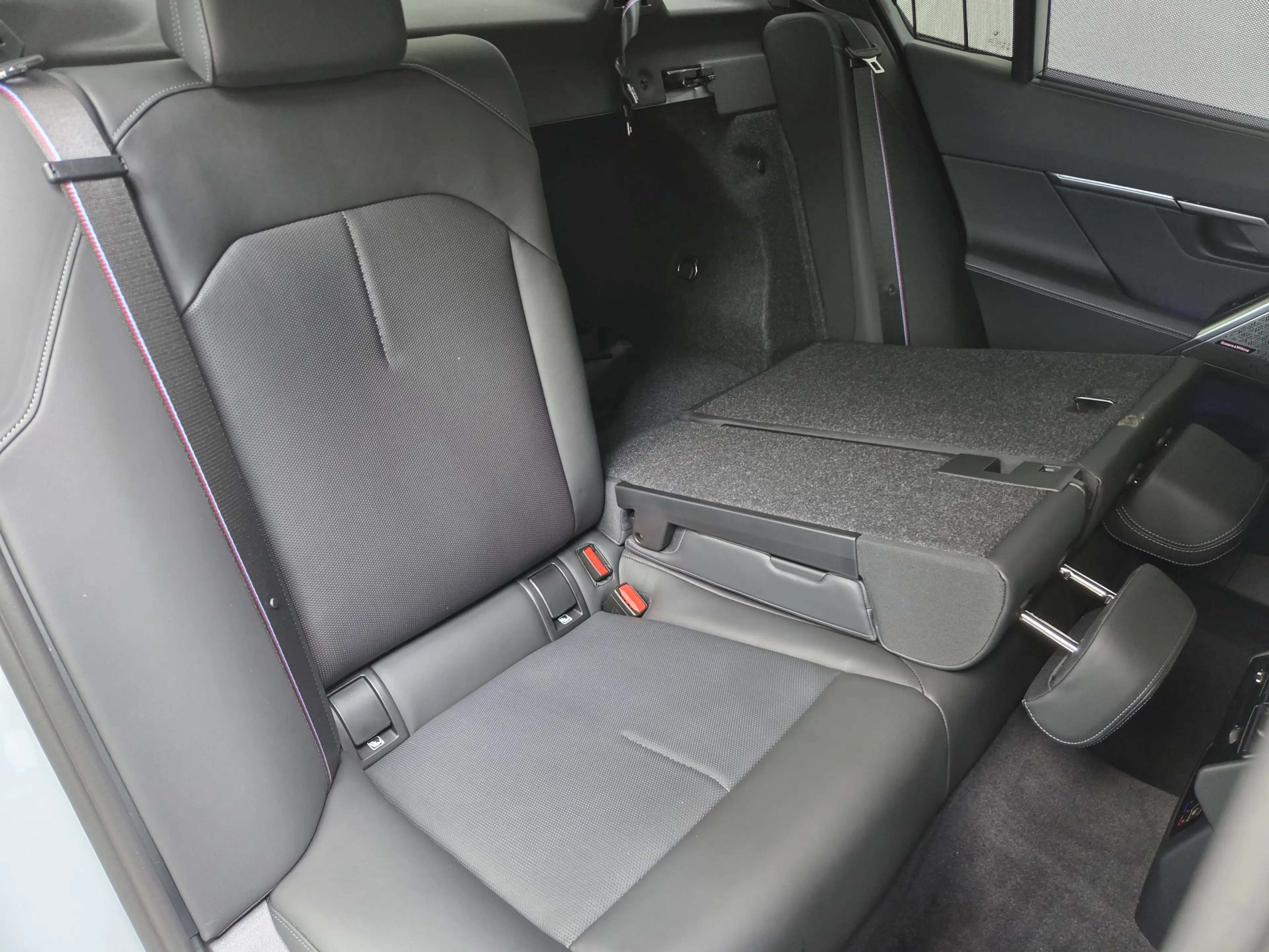 BMW M5 0,5% AHK Sitzlüftung B&WMultiSeats CarbonExt. — photo 27