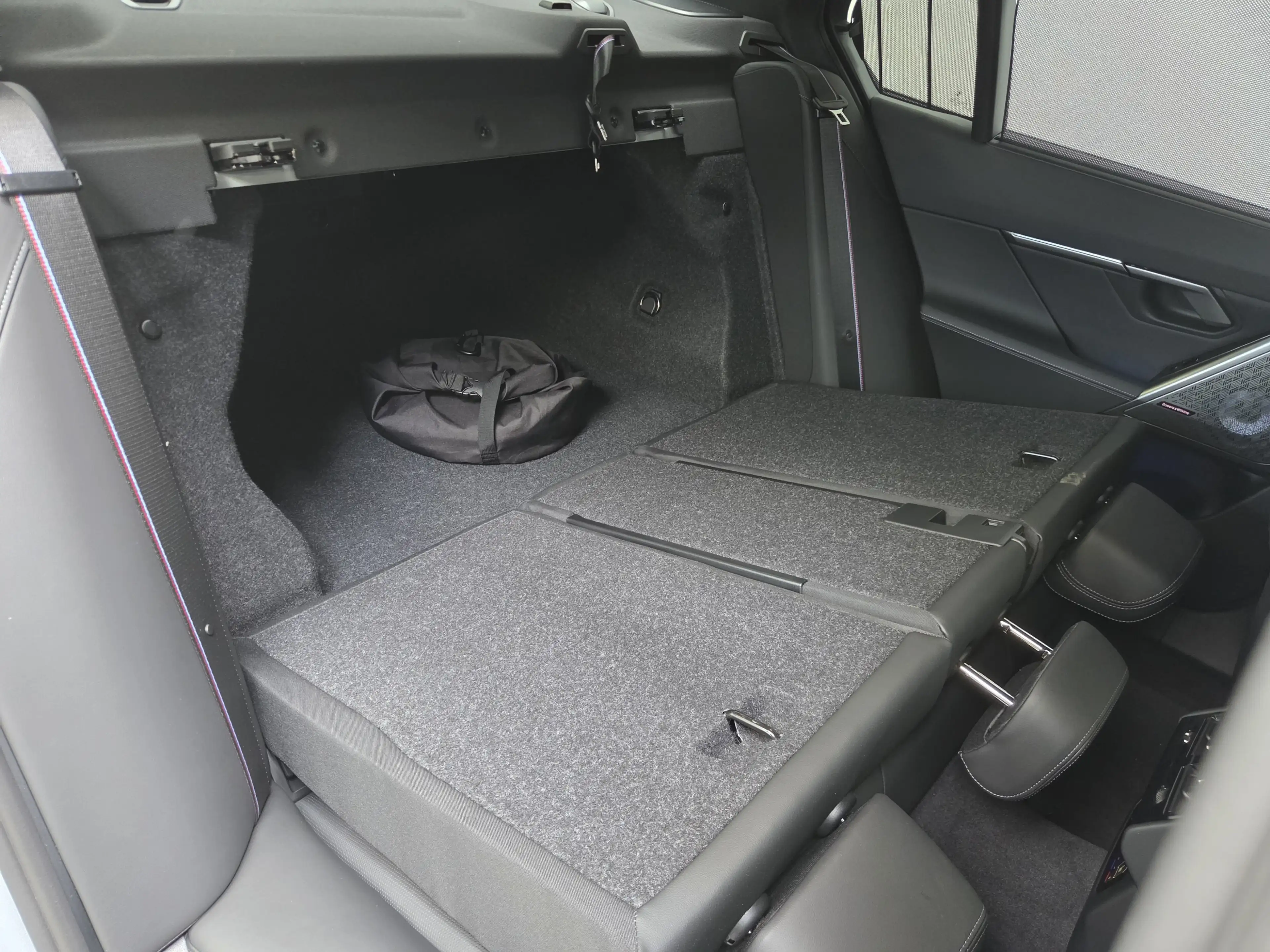 BMW M5 0,5% AHK Sitzlüftung B&WMultiSeats CarbonExt. — photo 26