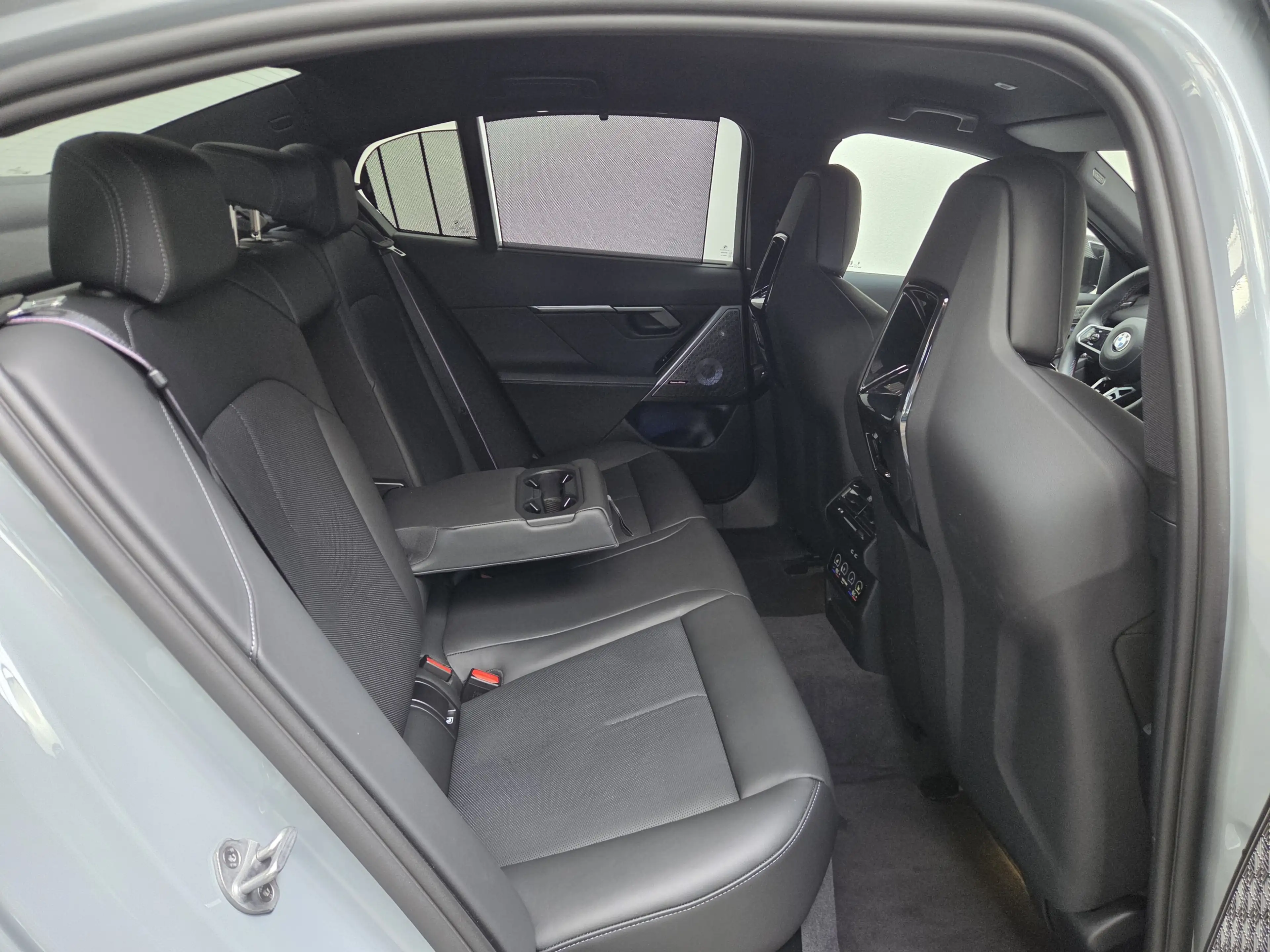 BMW M5 0,5% AHK Sitzlüftung B&WMultiSeats CarbonExt. — photo 25