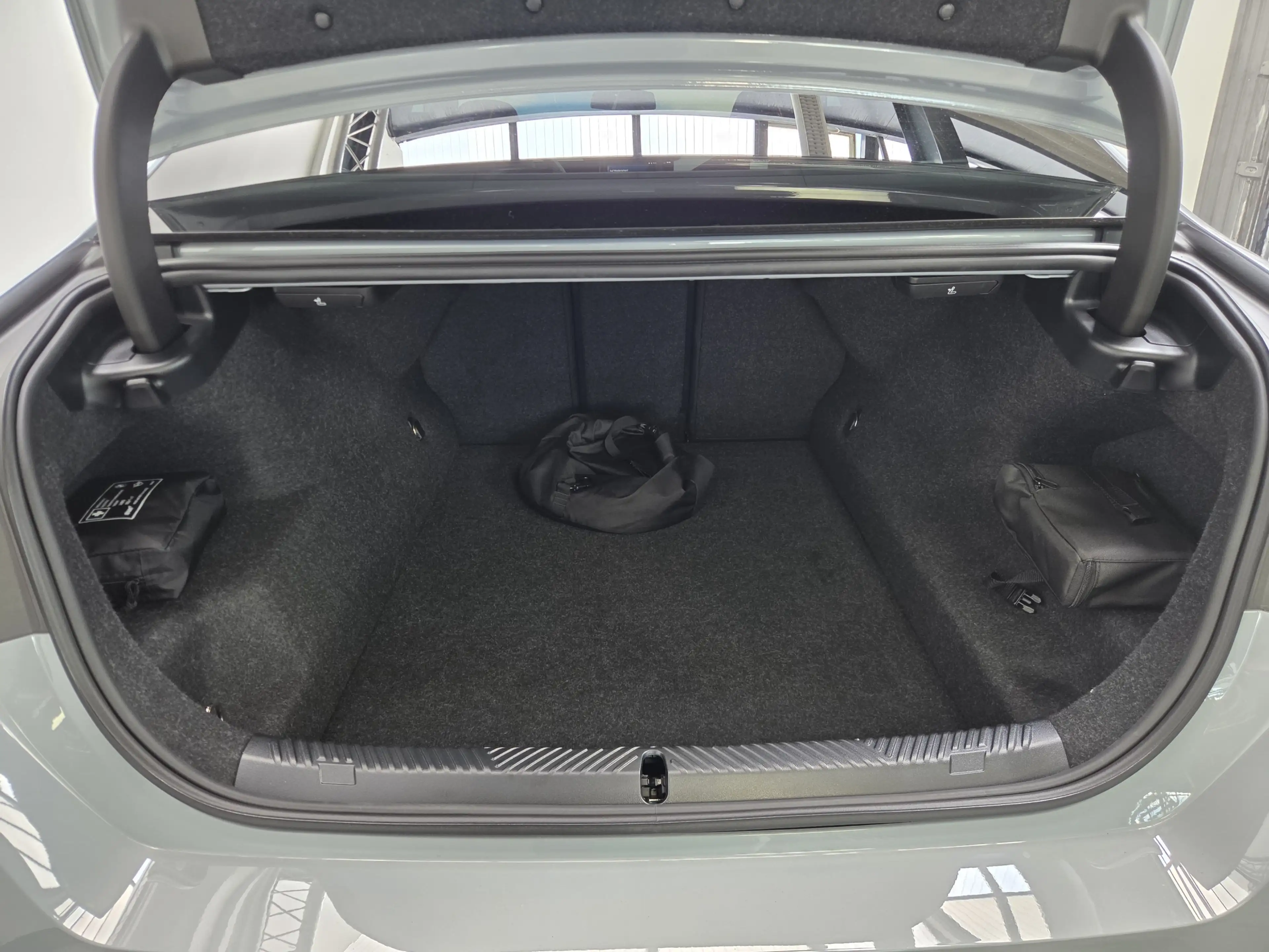 BMW M5 0,5% AHK Sitzlüftung B&WMultiSeats CarbonExt. — photo 22