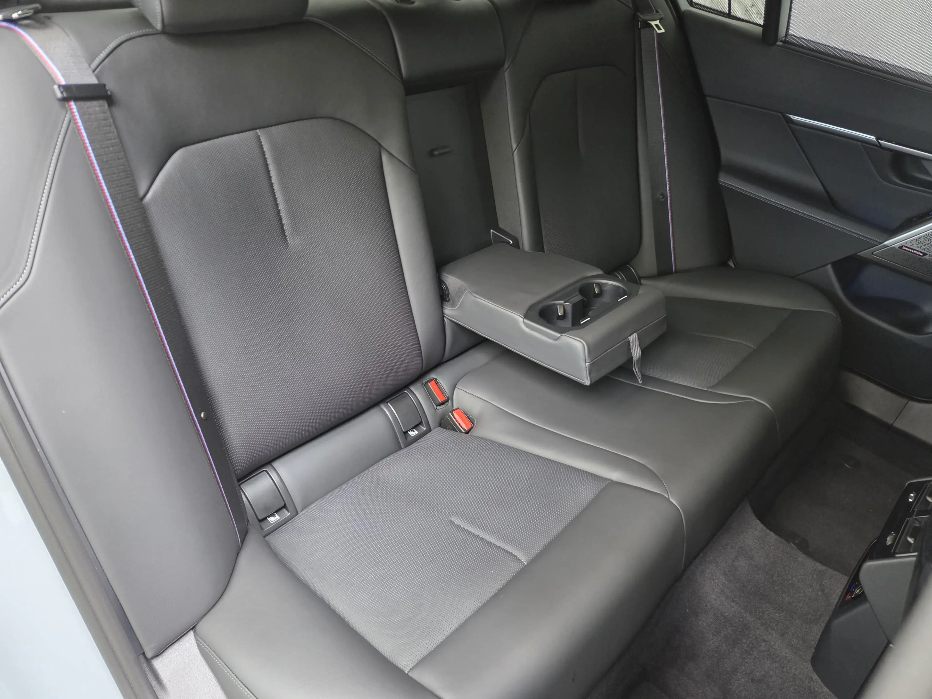 BMW M5 0,5% AHK Sitzlüftung B&WMultiSeats CarbonExt. — photo 30