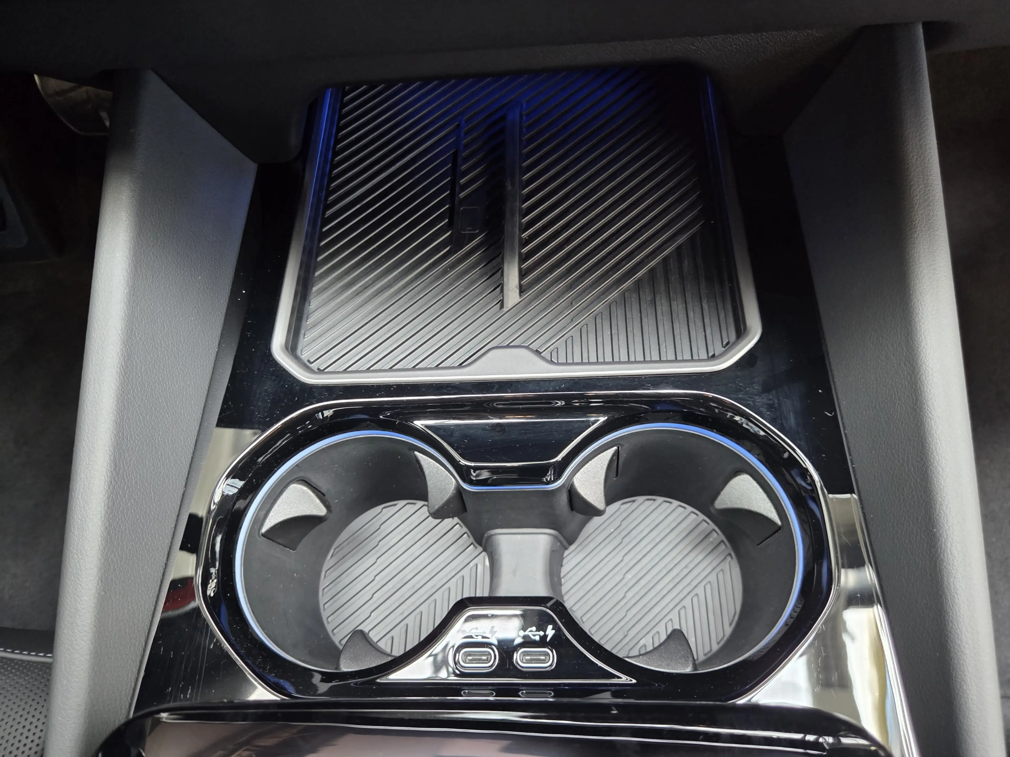 BMW M5 0,5% AHK Sitzlüftung B&WMultiSeats CarbonExt. — photo 36