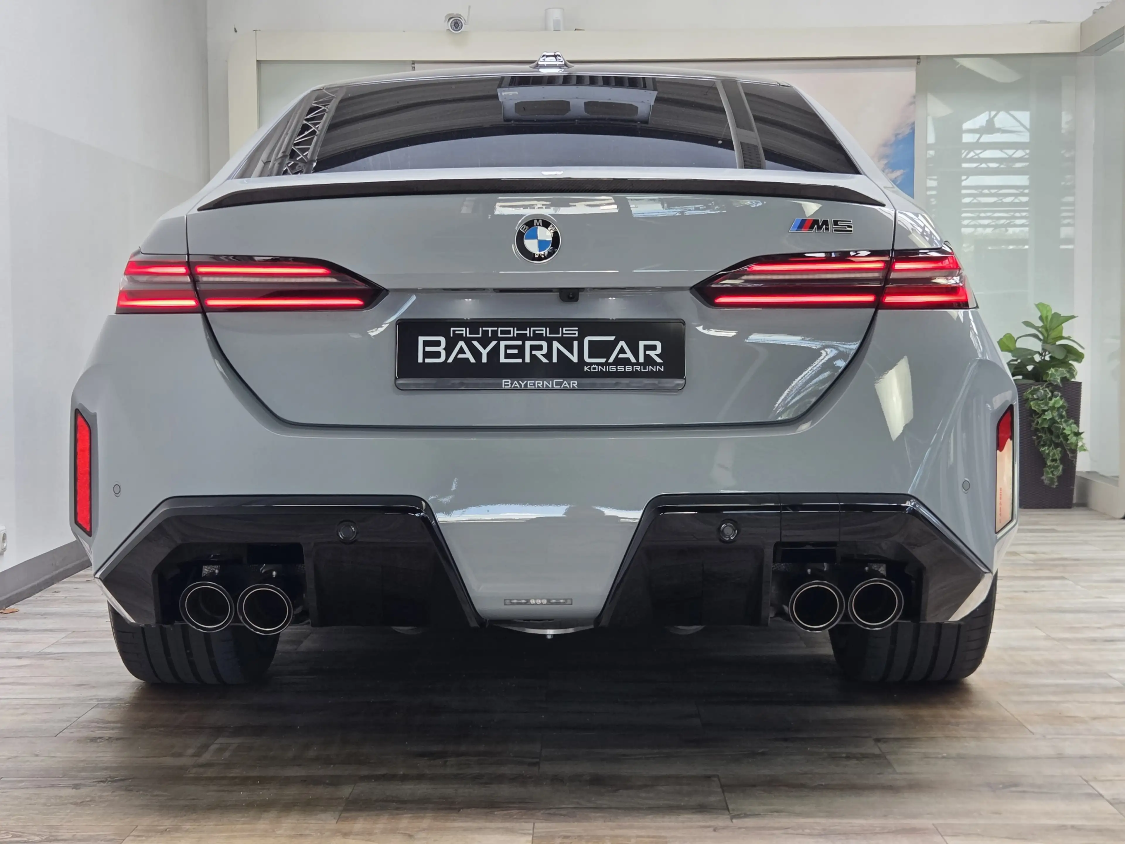 BMW M5 0,5% AHK Sitzlüftung B&WMultiSeats CarbonExt. — photo 6