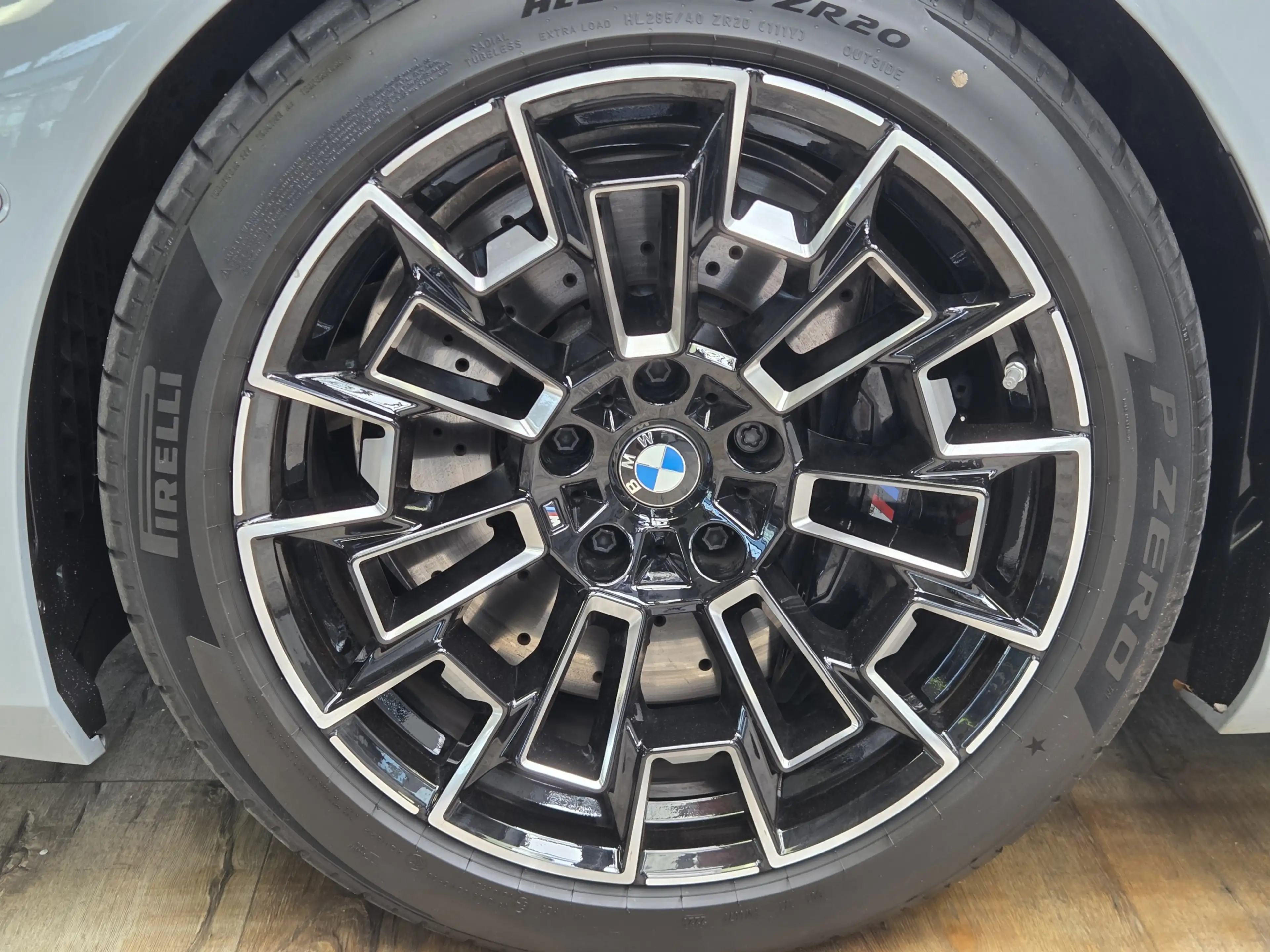 BMW M5 0,5% AHK Sitzlüftung B&WMultiSeats CarbonExt. — photo 39