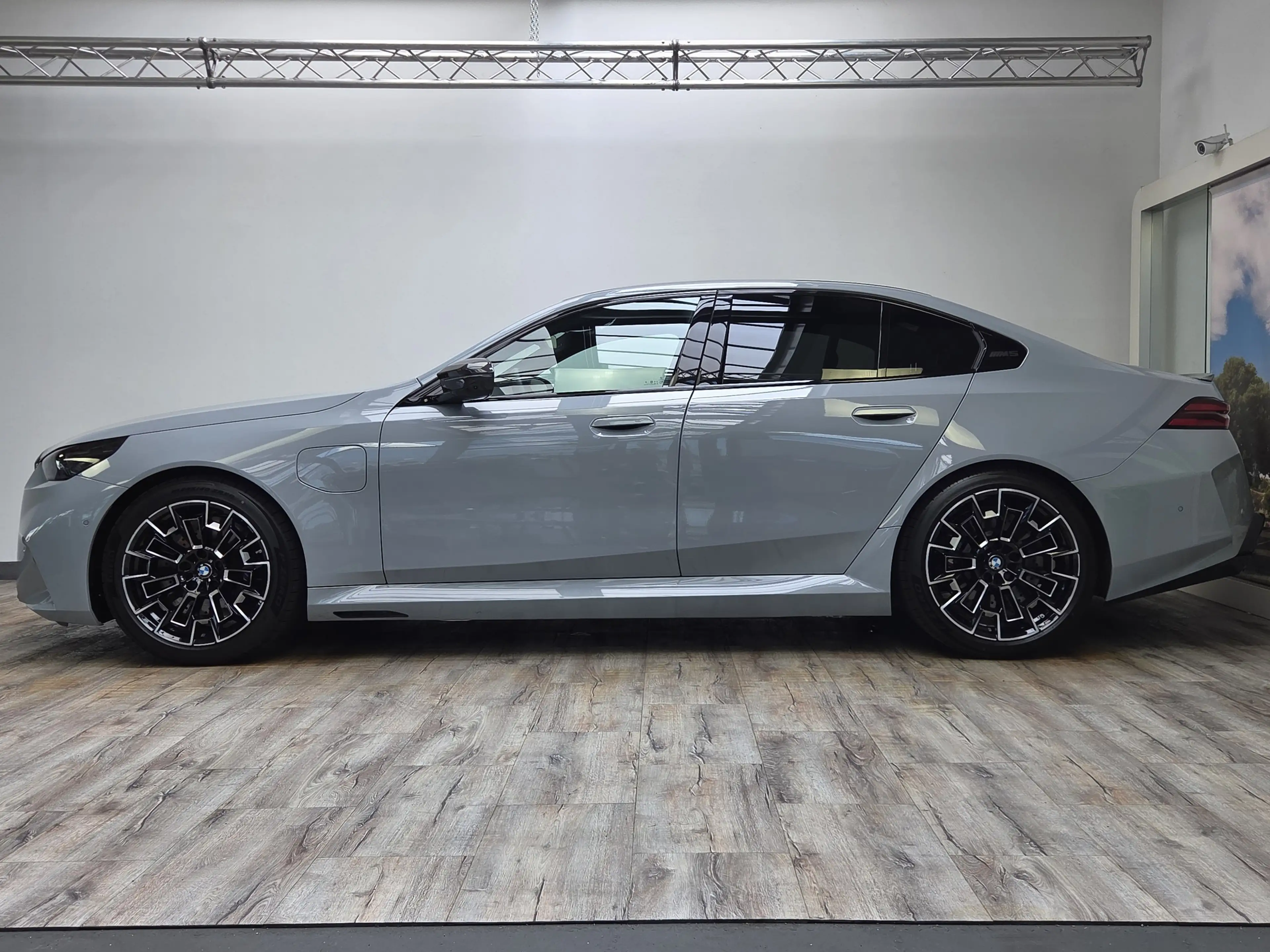 BMW M5 0,5% AHK Sitzlüftung B&WMultiSeats CarbonExt. — photo 3