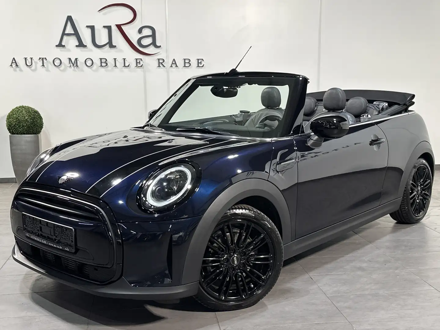 MINI Cooper Cabrio MINI Yours Trim Aut. NAV+LED+17ZO Noir - 1