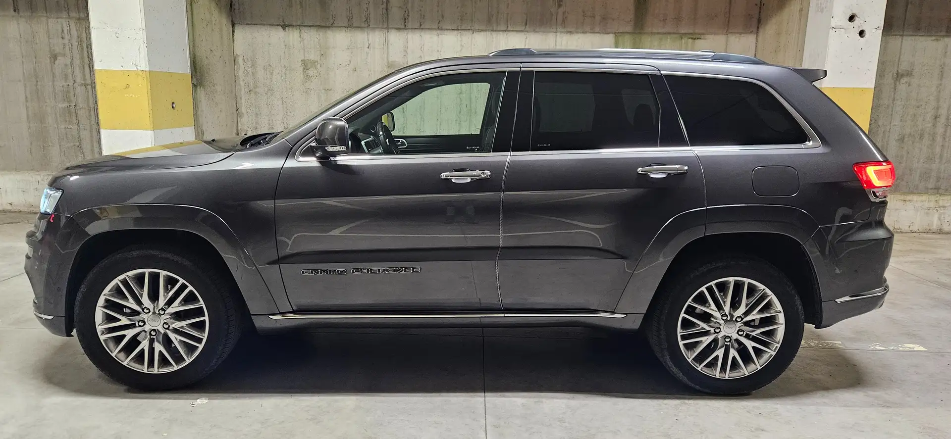 Jeep Grand Cherokee Grand Cherokee IV 3.0 V6 Summit 250cv Szary - 1