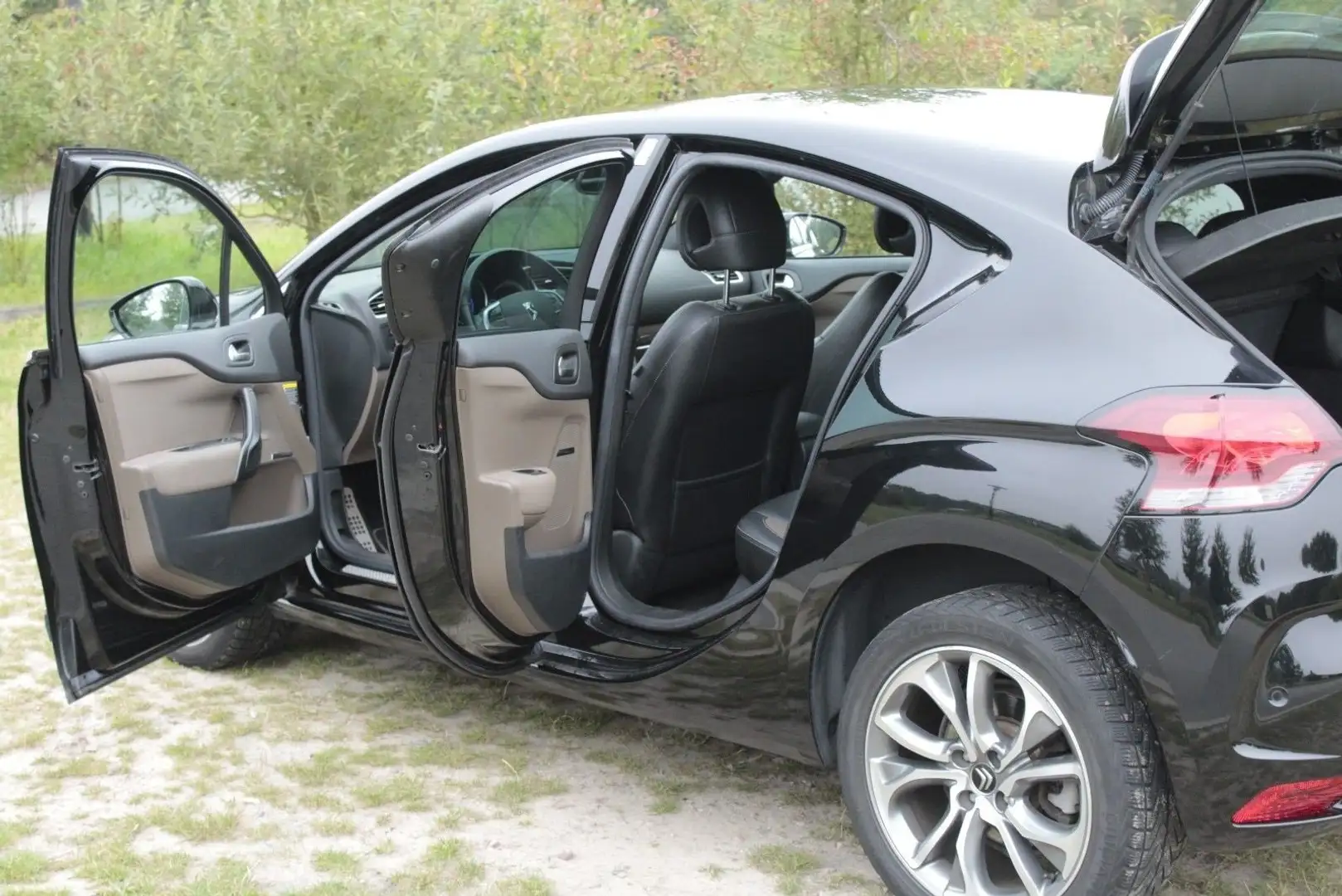 Citroen DS4 DS4 VTi 120 SoChic Negro - 2