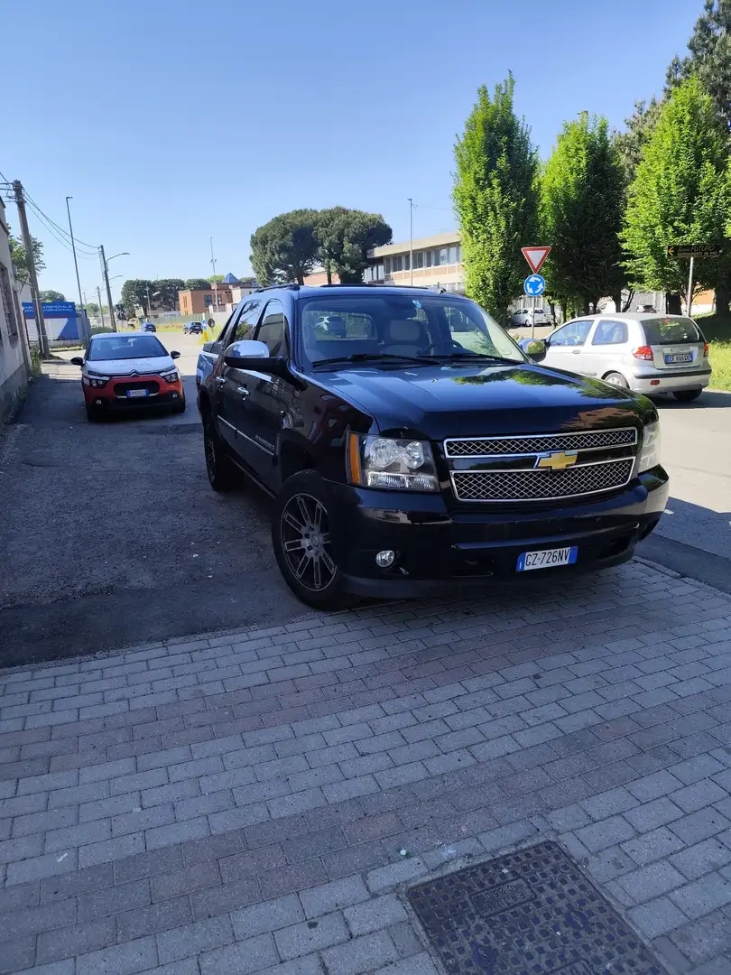 Chevrolet Avalanche LTZ 5.3 4x4 gpl Schwarz - 1
