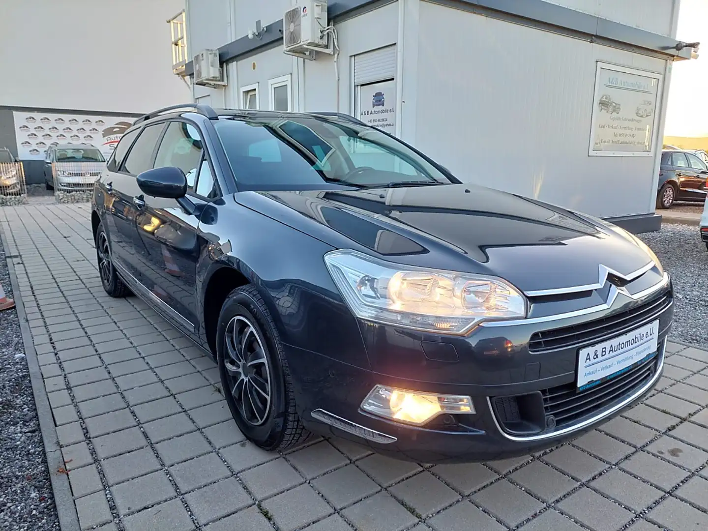 Citroën C5 Tourer 1,6 HDi FAP Finanzierung möglich Schwarz - 1