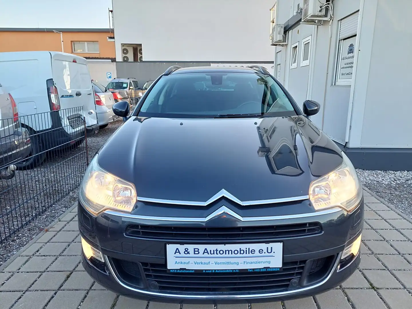 Citroën C5 Tourer 1,6 HDi FAP Finanzierung möglich Schwarz - 2
