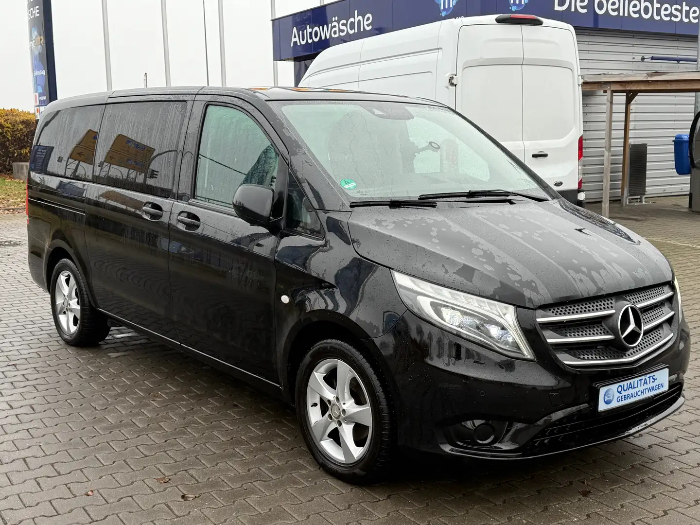 Mercedes-Benz Vito 116 CDI Edition lang 2,1L Tourer Schwarz - 1
