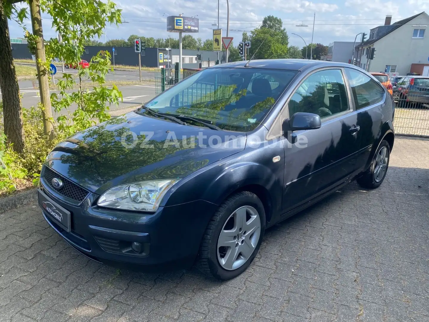 Ford Focus 1,6 Style+ Klima//Tempomat//Pdc//74Kw Grau - 2