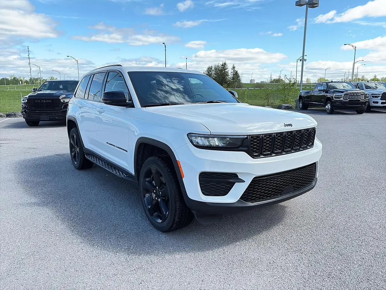 Jeep Grand Cherokee снимка Jeep Grand Cherokee