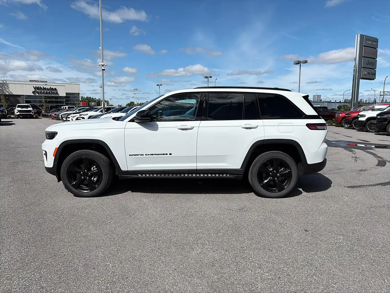 Jeep Grand Cherokee снимка Jeep Grand Cherokee