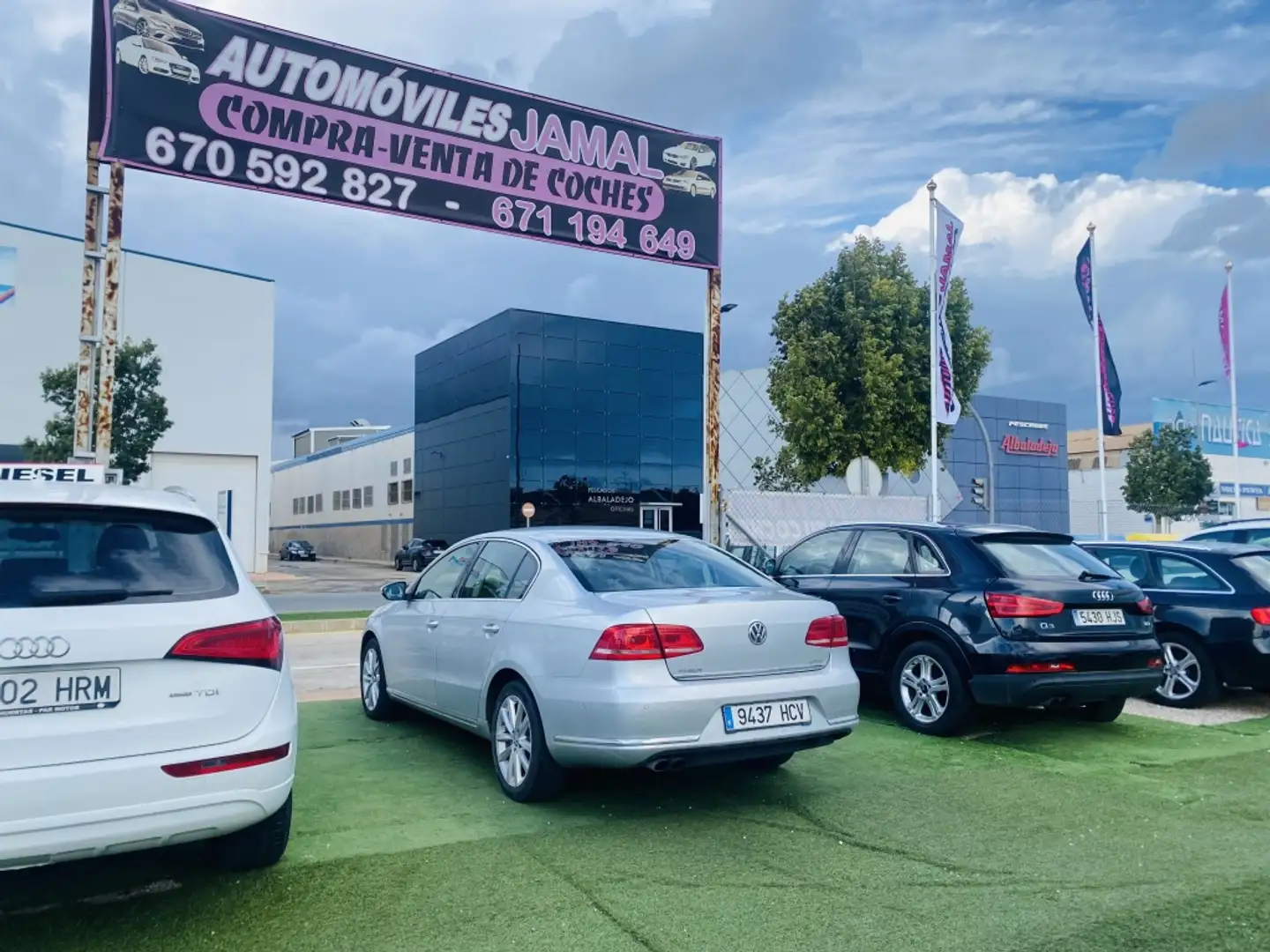 Volkswagen Passat 2.0TDI CR Highline Plateado - 2