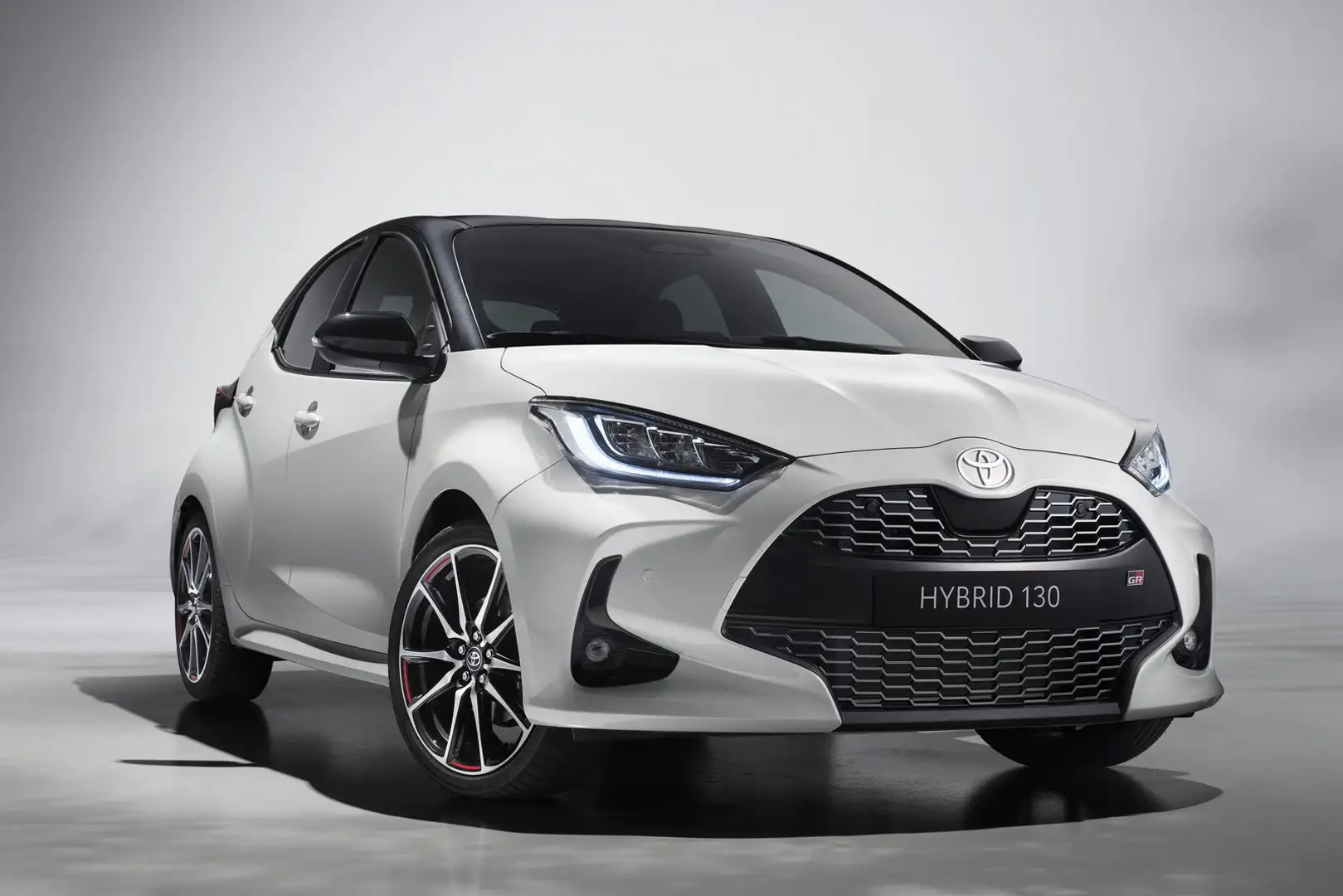 Toyota Yaris 1.5 Hybrid 5 porte Active IN ARRIVO Bianco - 1