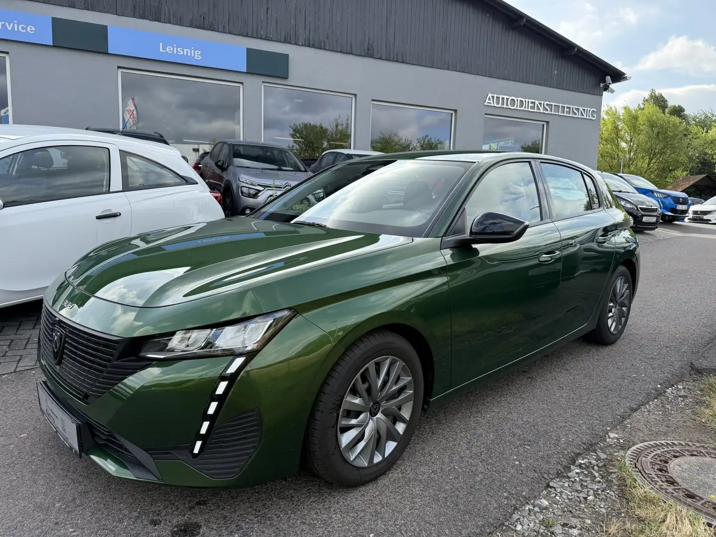 Peugeot 308 1.2 PureTech 110  Active Pack LED PDC DAB WR Grün - 2