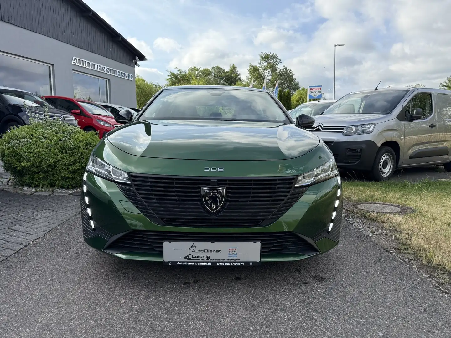 Peugeot 308 1.2 PureTech 110  Active Pack LED PDC DAB WR Grün - 1