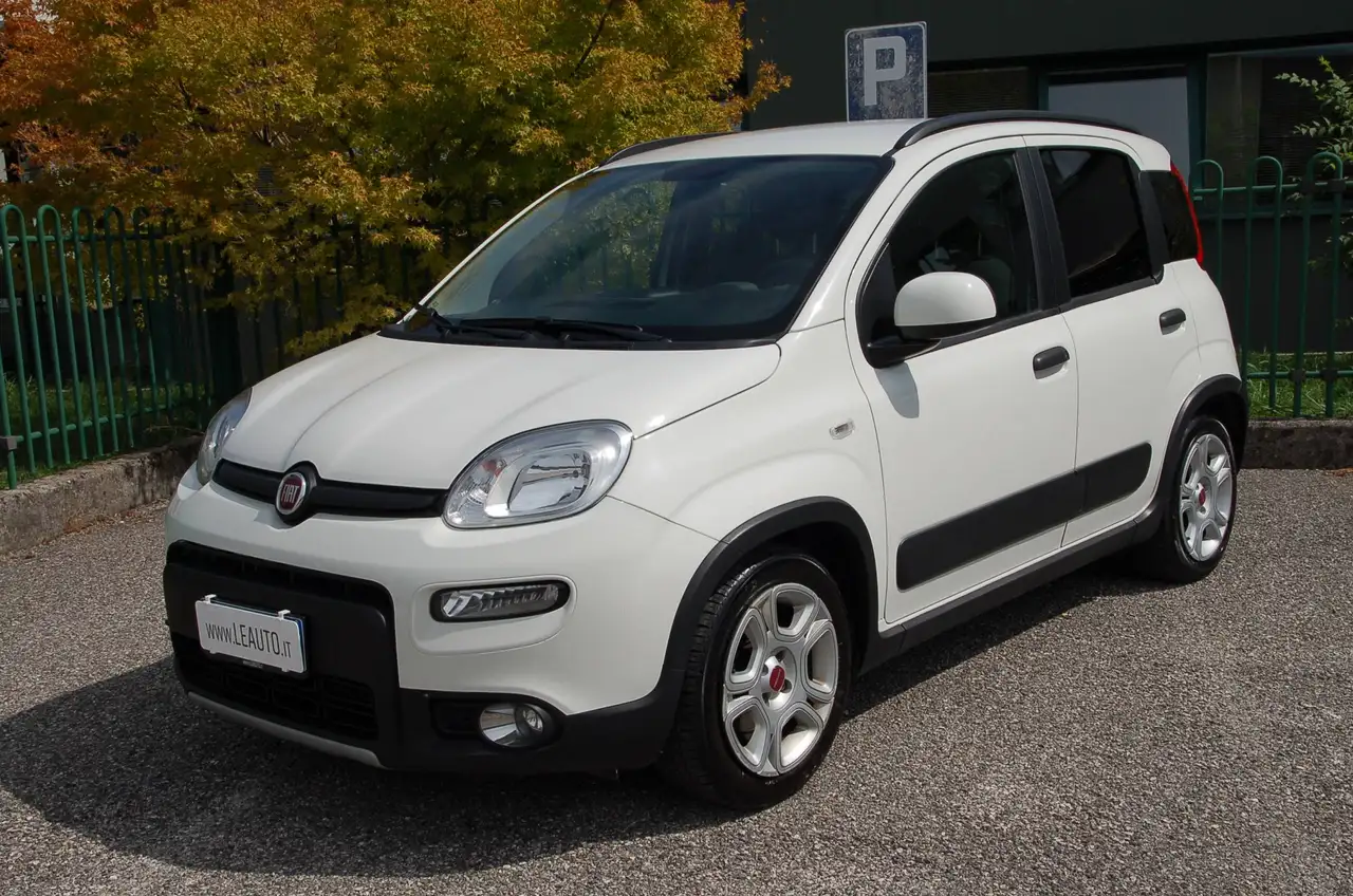 Fiat Panda Panda III 2021 1.0 firefly hybrid City Life s — photo 1 of 11