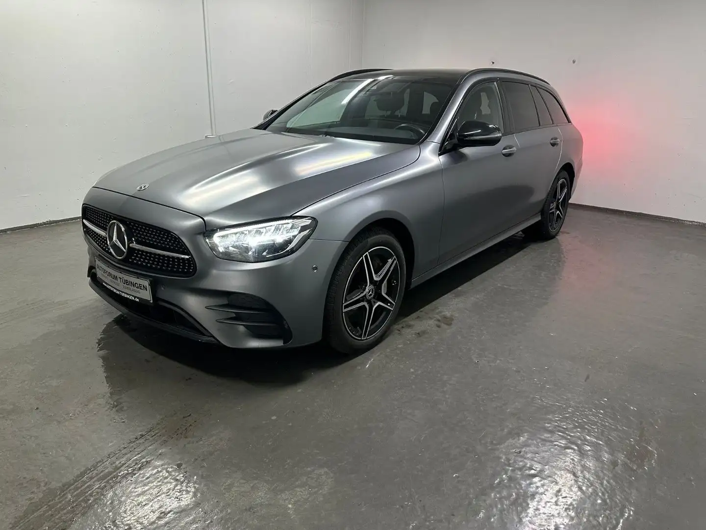 Mercedes-Benz E 300 de 4MATIC T AMG-LINE*PANO*AHK*MAGNO Grau - 2