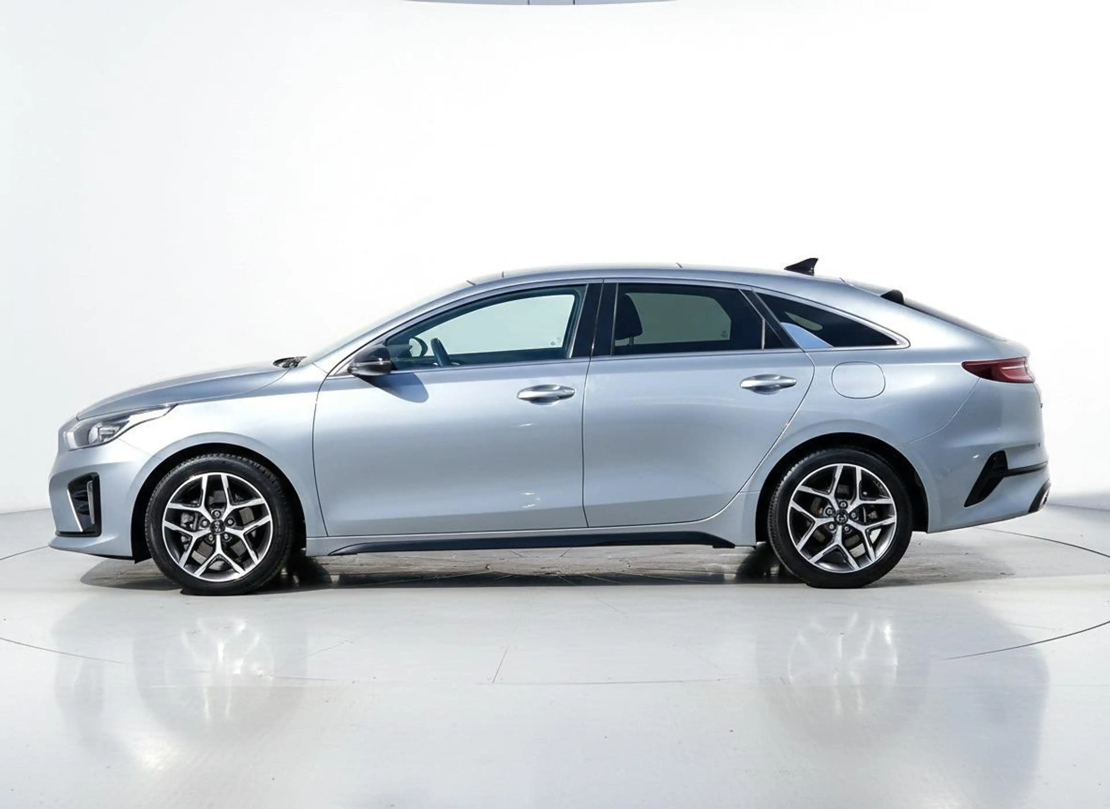 Kia ProCeed / pro_cee'd 1.5 T-GDi MHEV GT-Line Edition PANO TREKHAAK — photo 4