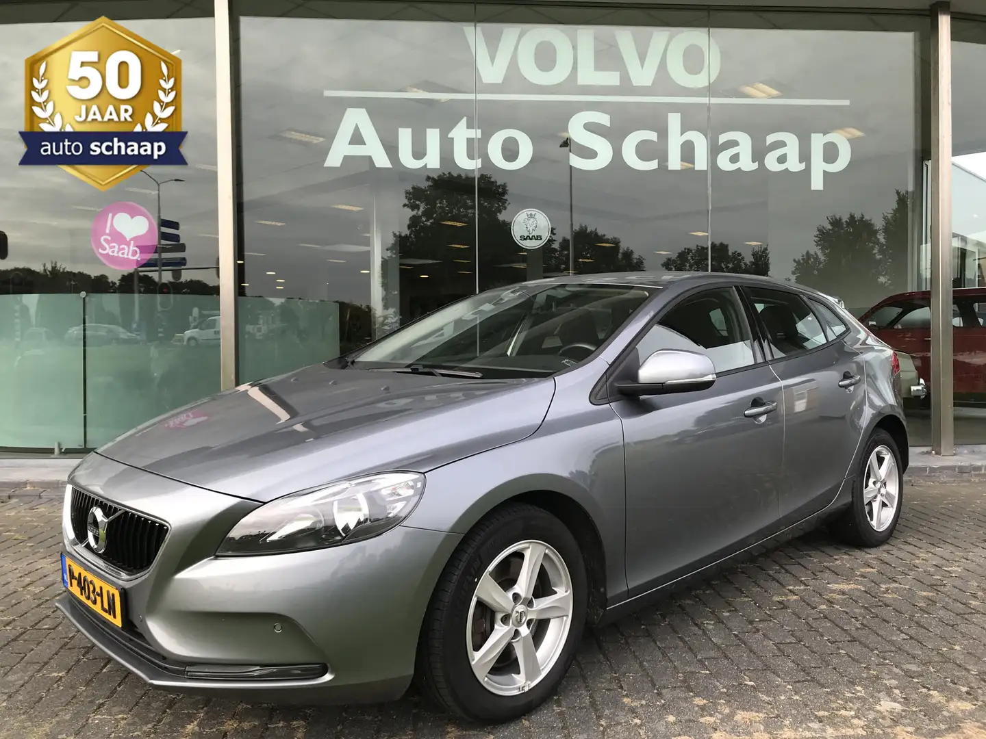 Volvo V40 1.5 T3 Momentum Automaat | Rijklaar incl 12 mnd Bo Gris - 1