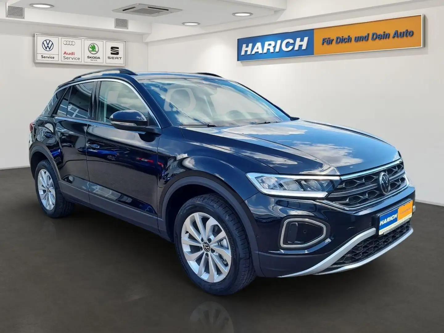 Volkswagen T-Roc 1.5 TSI DSG ACC LED PARKLENK PDC SHZ Noir - 2